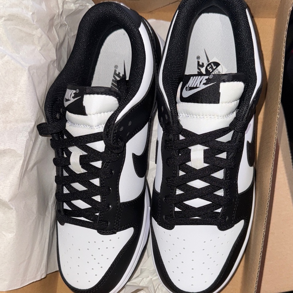 Nike Classic Black and White Low-Tops pandas 🐼